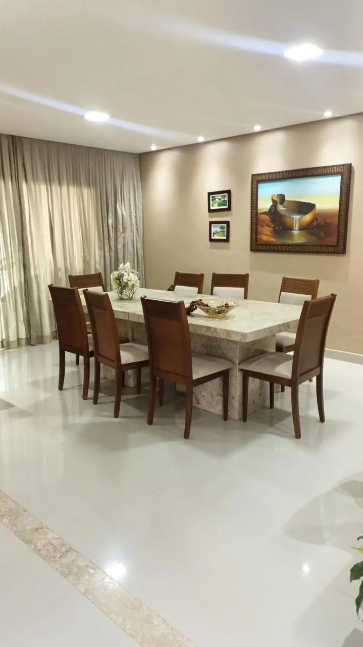 Sala de jantar da residência principal
