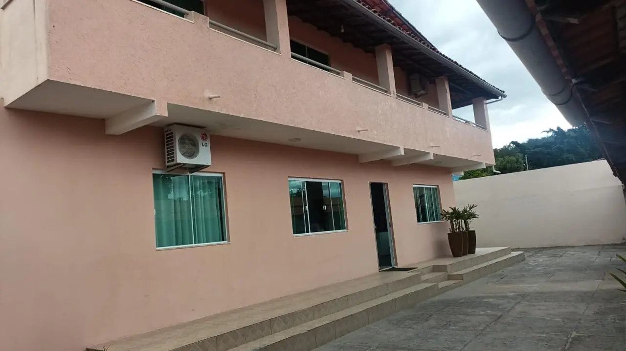 Fachada lateral da casa principal